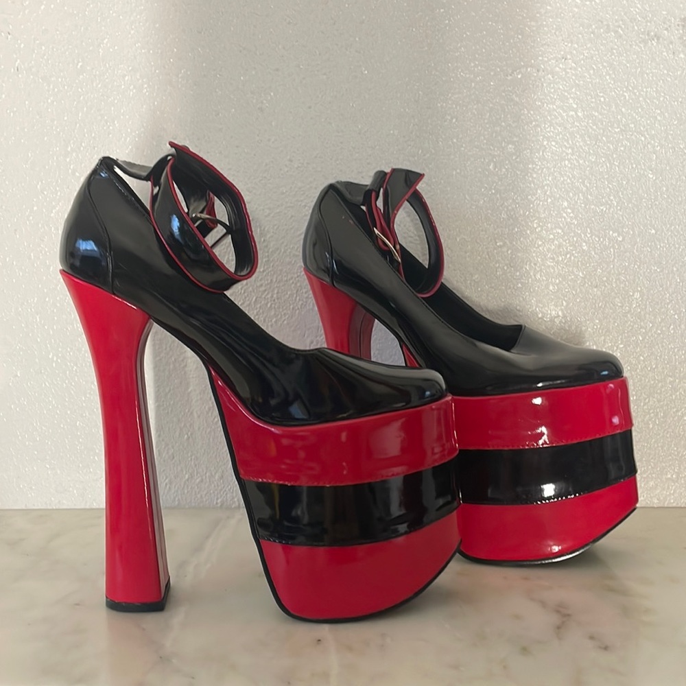 Black and red 7 inch platform show heals
